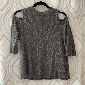 Quarter sleeve blouse